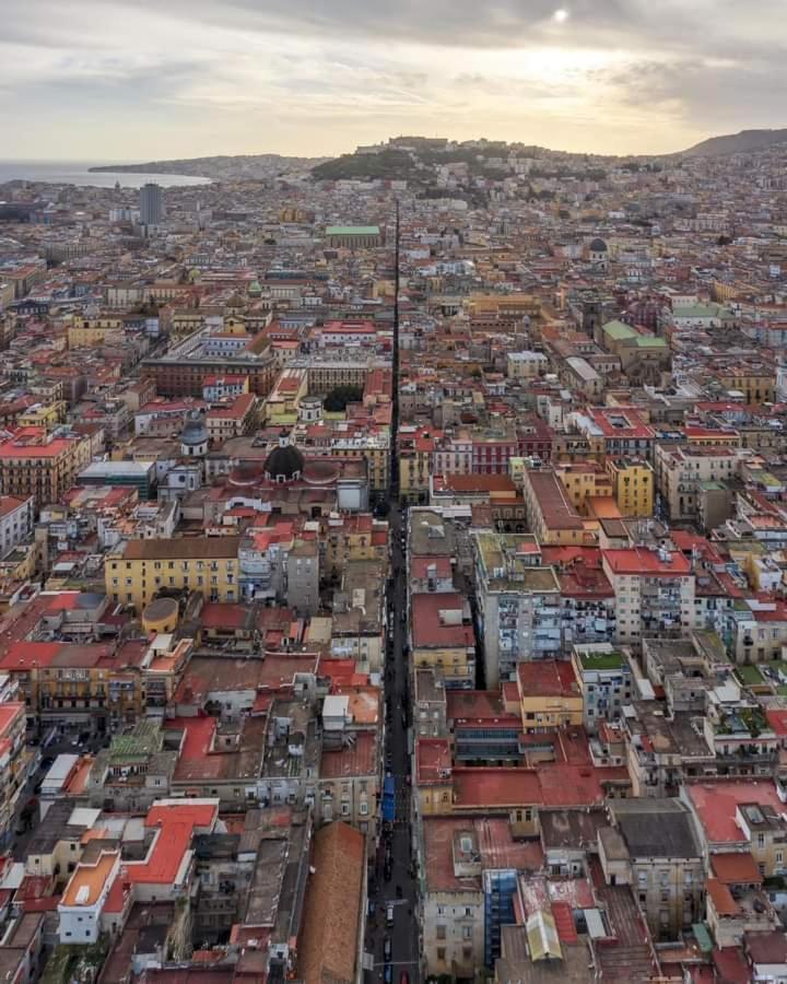 Nennella A Spaccanapoli Bagian luar foto